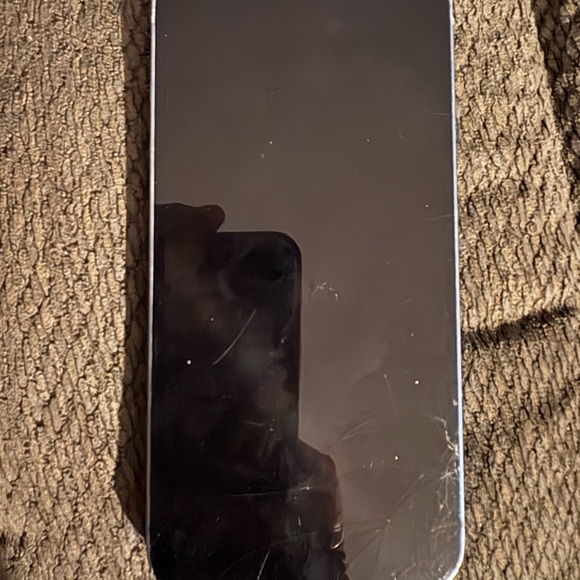 Sleek blue iPhone 14iCloud locked